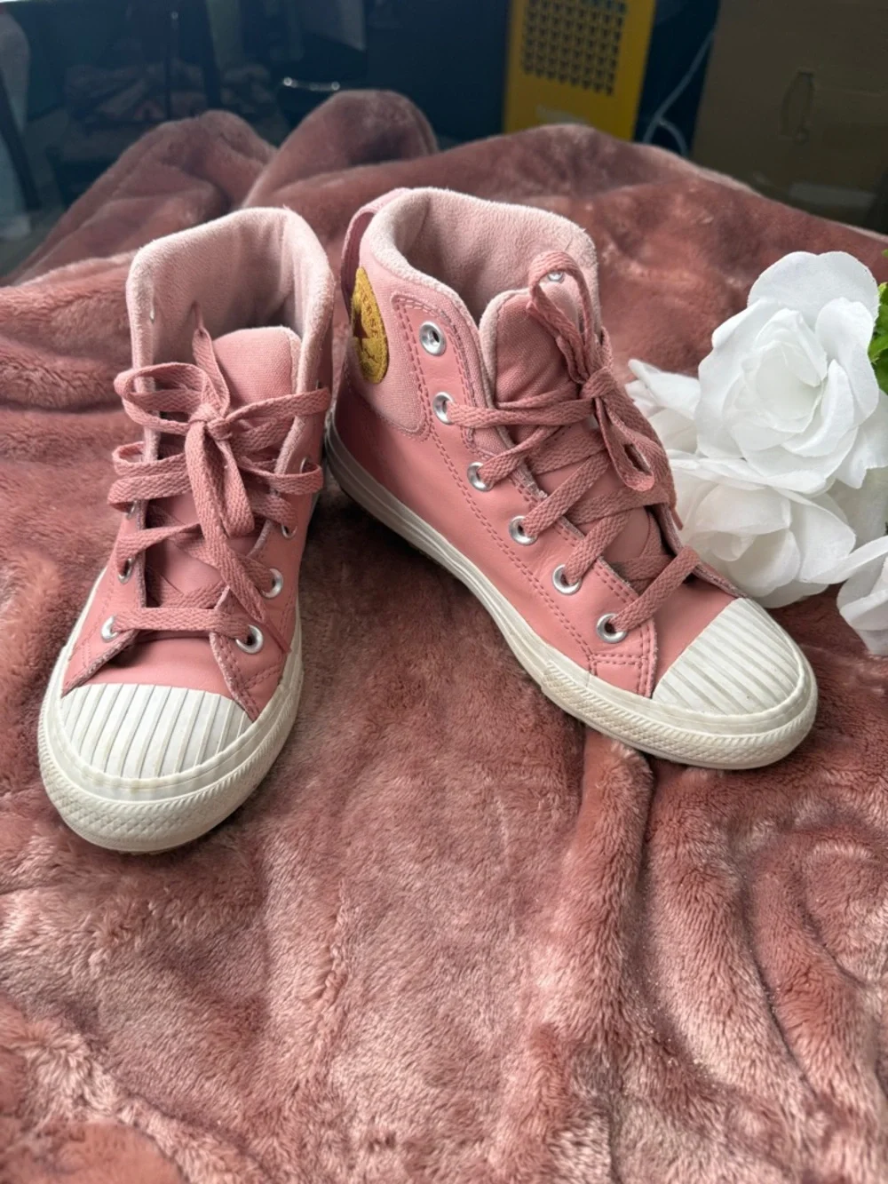Converse Kids High-Top Sneakers in Dusty Pink